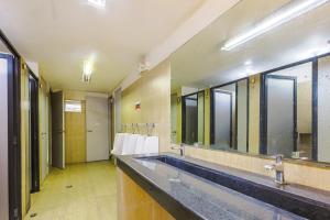 Koupelna v ubytování Metro Deluxe Residences