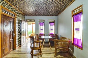 Χώρος καθιστικού στο Hotel O Desa Wisata Guranteng +24 φωτογραφίες