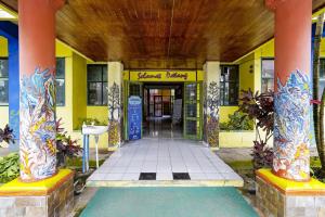 Fasadas ar įėjimas į apgyvendinimo įstaigą SPOT ON 91064 Wisma Lec Syariah