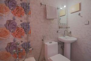 Vannituba majutusasutuses OYO 789 Hotel Shivam Plaza