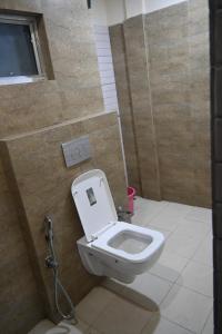 Ένα μπάνιο στο hotel nanda