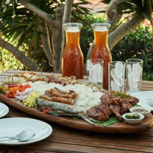 Jídlo v hotelu nebo okolí