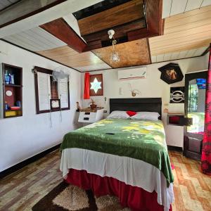 Postel nebo postele na pokoji v ubytování Doc home style cabin