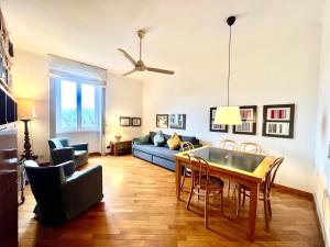 A seating area at Casa Pinturicchio