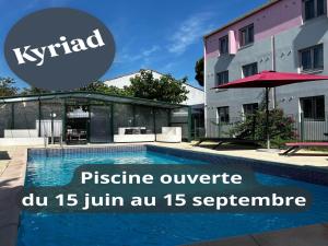 Bazén v ubytování Kyriad Montpellier Aéroport - Parc Expo nebo v jeho okolí