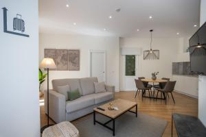 Χώρος καθιστικού στο Chinitas Santos Apartments