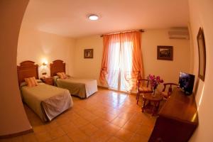 Gallery image of Hotel Paraje La Lambra in Rus