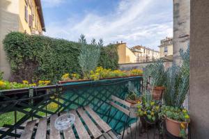 Charming Room Battaglia Appartamenti陽台或露臺