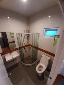Koupelna v ubytování Baan Duang Khae Beach House