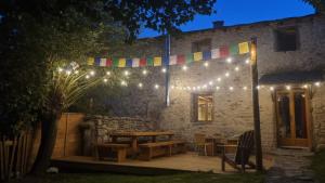 Kawasan patio atau luaran di Gite familial proche Font-Romeu jardin sauna