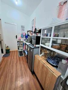 Küche/Küchenzeile in der Unterkunft Homey Inn- Olango Island Staycation + 6 Fotos