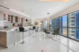 Afbeelding uit fotogalerij van FiveX High-Rise 3BR at Paramount in Sabkhah