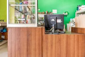 Fotografie z fotogalerie ubytování SPOT ON 91336 Guesthouse Tarumanegara v destinaci Karawang