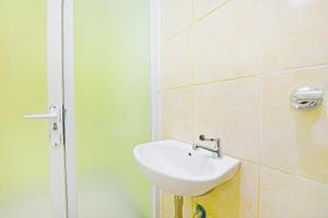 Galeriebild der Unterkunft OYO 91351 87 Guest House in Balian