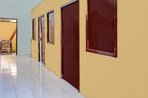 Fotografie z fotogalerie ubytování OYO 91403 Reva Residence Syariah v destinaci Gresik