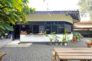 Fotografie z fotogalerie ubytování Super OYO 91350 Garden Hostel v destinaci Bandung
