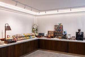 天成逸旅-舶寓高雄的咖啡和沏茶工具