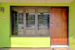 Fotografie z fotogalerie ubytování SPOT ON 91521 Mayong Guesthouse v destinaci Jepara