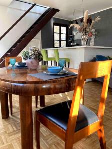 Gallery image of Neuss Zentrum 70qm Maisonette-Wohnung in Stadthaus in Neuss +14 photos