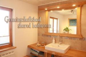 Zdjęcie z galerii obiektu Bio Archehof Zachhiesen - stay & relax w mieście Seekirchen am Wallersee