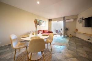 TV a/nebo společenská místnost v ubytování Apartment near Monaco, parking