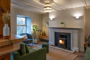 A seating area at Otter Hostel Connemara