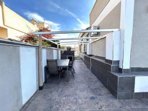 Balkón nebo terasa v ubytování Villa Oasis Esperanza Camposol Sector D