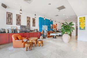 Area soggiorno di Golden Ocean Azure Hotel
