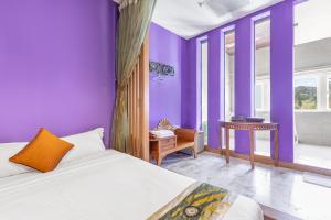 Letto o letti in una camera di Golden Ocean Azure Hotel