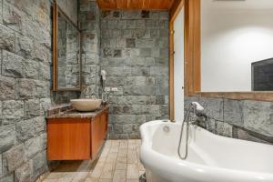Bagno di Golden Ocean Azure Hotel