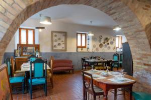 Posedenie v ubytovaní Locanda Tanè