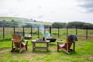 Billede fra billedgalleriet på Fern Hill Cabin i Burstock