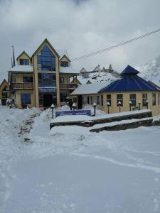 Hotel royal sangam kalinchok v zimě + 2 fotografie