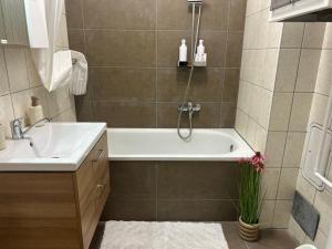 Ένα μπάνιο στο SpaGo Apartment