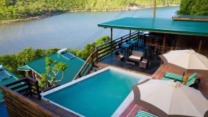 Bazén v ubytování Spice Bay Suites nebo v jeho okolí