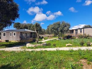 Κήπος έξω από το chalet 3 au cœur du maquis