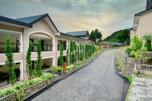 Radisson Blu Resort Dharamshala外面的花园