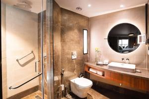 Radisson Blu Resort Dharamshala的一间浴室
