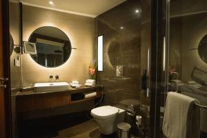 Radisson Blu Resort Dharamshala的一间浴室