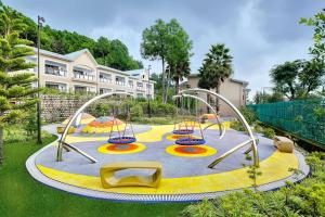 Radisson Blu Resort Dharamshala的儿童游玩区