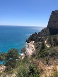 a view of the ocean from a cliff at Paraíso in Cumbre del Sol