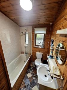 3 Bedroom Ocean View Lodge的一间浴室