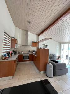 Η κουζίνα ή μικρή κουζίνα στο Appartement vue lac Montreux