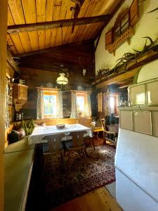 Posezení v ubytování Alpengasthof Karalm