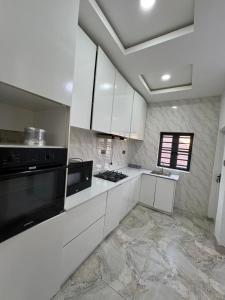 Η κουζίνα ή μικρή κουζίνα στο Candy home