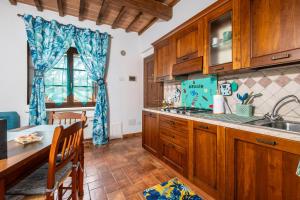 Kuchyň nebo kuchyňský kout v ubytování Agriturismo Meriggio