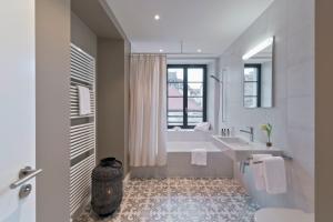 Phòng tắm tại Hotel Kettenbrücke