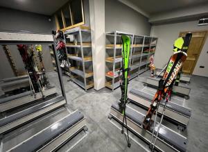 The fitness centre and/or fitness facilities at Nest 316 Bela Reka Kopaonik