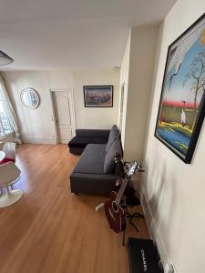 Posedenie v ubytovaní Amazing 1 bedroom, 30sec from Arc de Triomphe