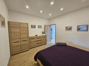 Postel nebo postele na pokoji v ubytování Gruz Holiday Hideaway